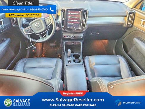 Used 2019 Volvo XC40 T5 Momentum AWD/4WD image 11