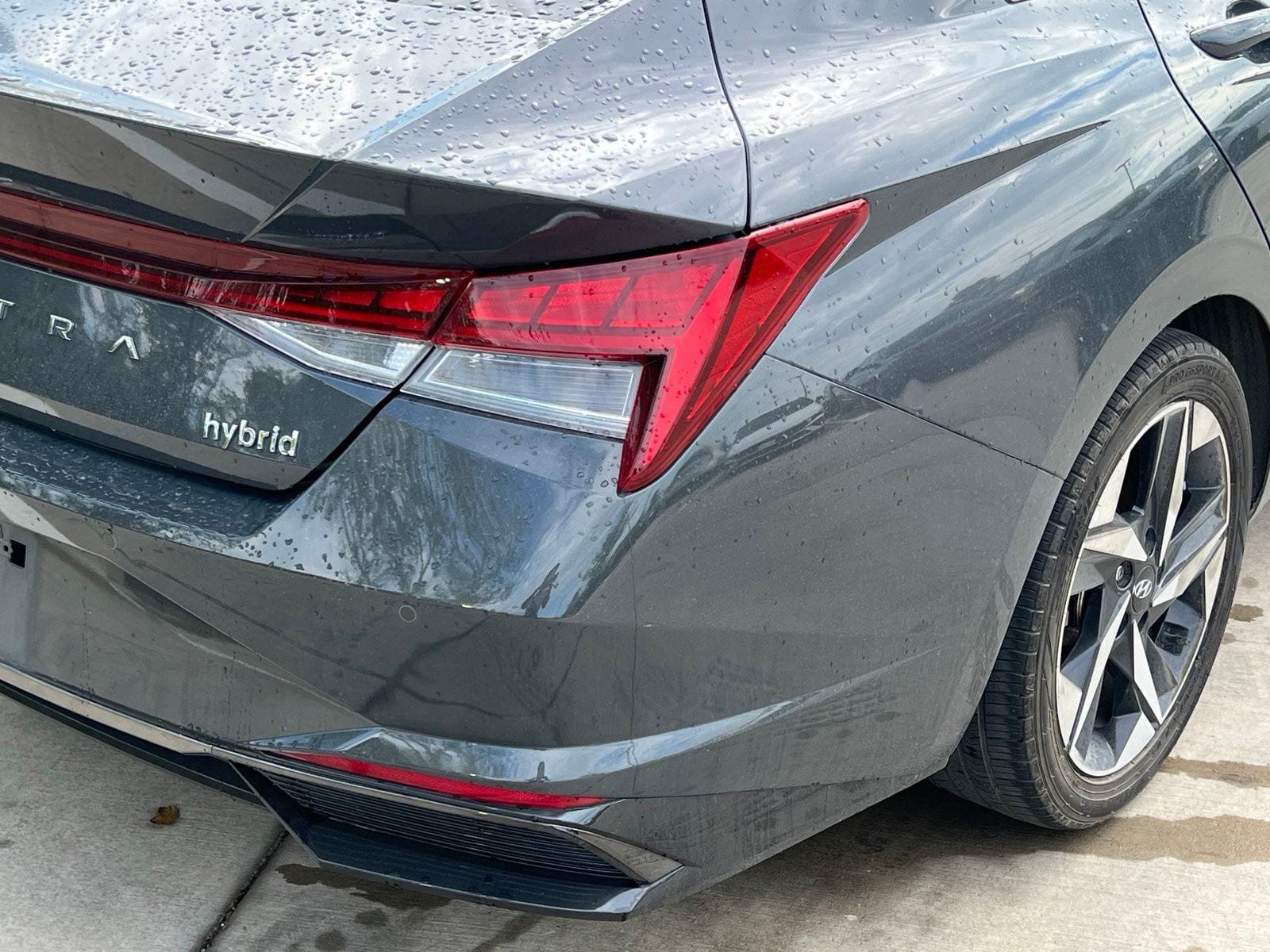 Certified 2023 Hyundai Elantra Limited w/ Preferred Accessory Package FWD image 14