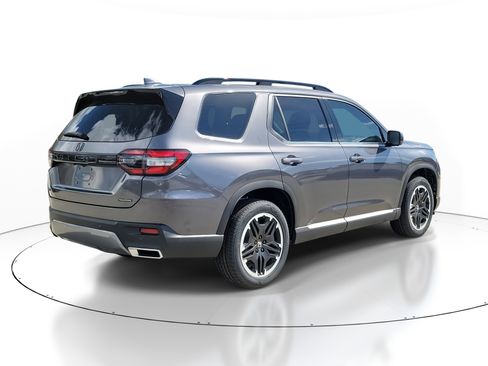 New 2026 Honda Pilot Touring image 6