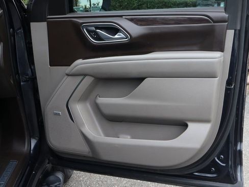 Used 2022 Chevrolet Suburban Z71 w/ Luxury Package image 44