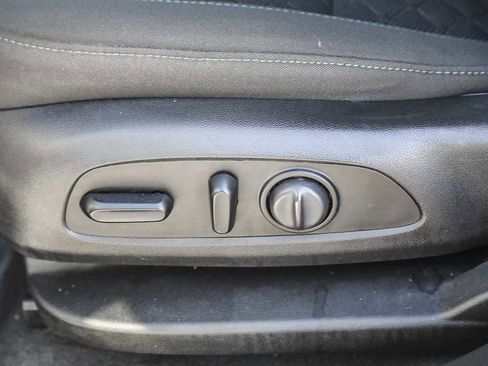 Used 2019 Chevrolet Blazer LT image 19