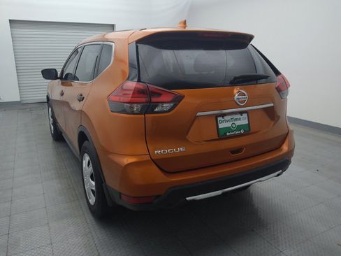 Used 2017 Nissan Rogue S image 6