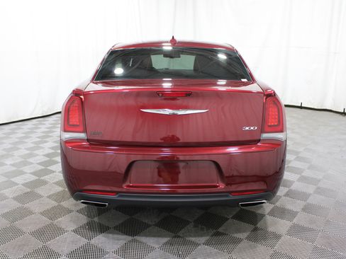 Used 2019 Chrysler 300 Touring w/ Sport Appearance Package image 32