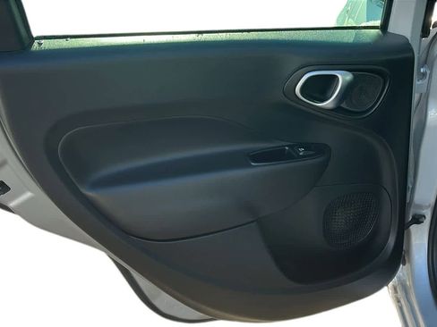 Used 2020 FIAT 500L Pop image 25