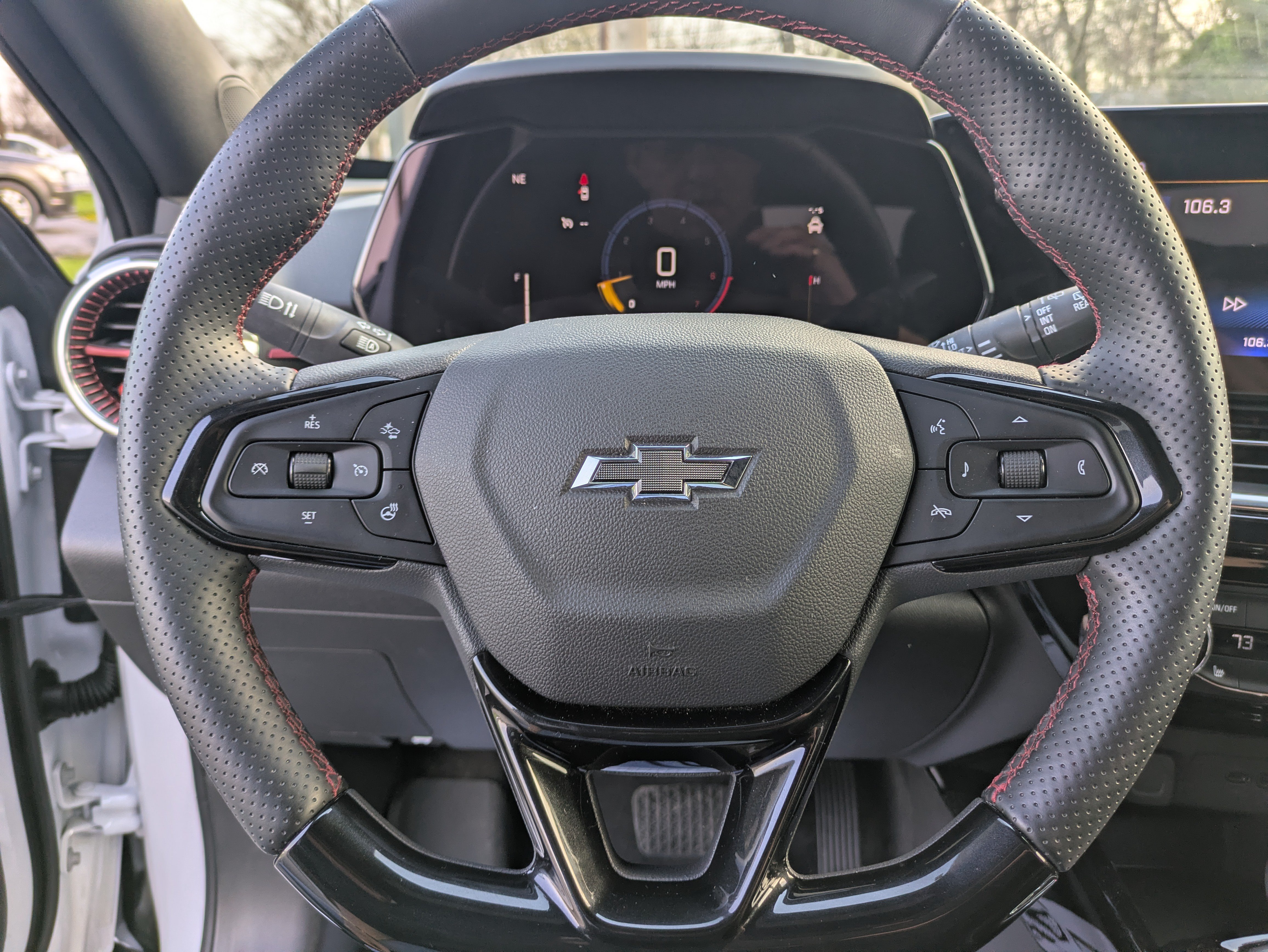 Used 2025 Chevrolet Trax RS w/ Driver Confidence Package FWD image 13
