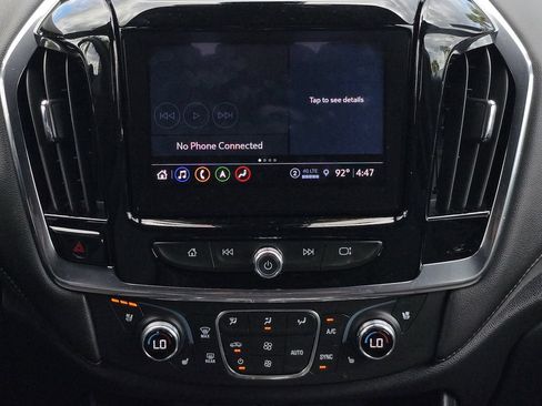 Used 2023 Chevrolet Traverse High Country FWD image 24