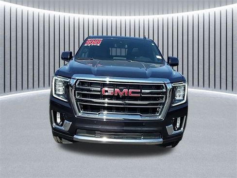 Used 2023 GMC Yukon SLT w/ SLT Premium Package image 13