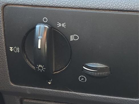 Used 2011 Ford Transit Connect XLT image 22