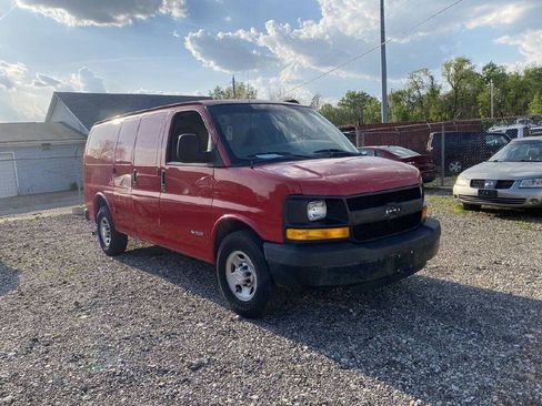 Used 2016 Chevrolet Express 2500 RWD image 2