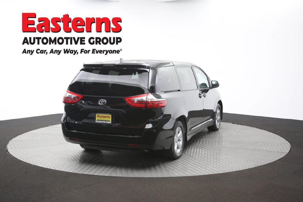 Used 2020 Toyota Sienna L FWD image 40