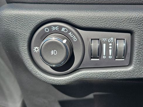 New 2026 Chrysler Pacifica Select image 26