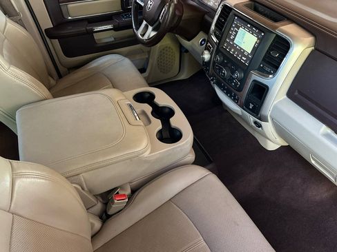 Used 2018 RAM 1500 Laramie w/ Convenience Group AWD/4WD image 15