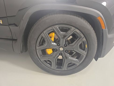 Used 2023 Rivian R1T Adventure image 11