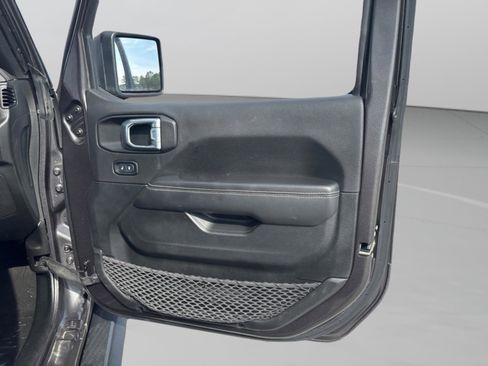 Used 2022 Jeep Wrangler Unlimited Sahara w/ LED Lighting Group image 32