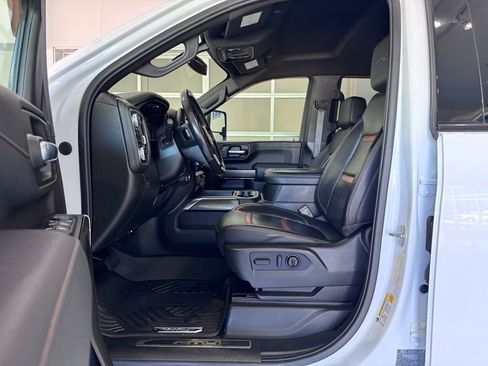 Used 2022 GMC Sierra 2500 AT4 image 11
