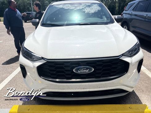 Used 2023 Ford Escape ST-Line w/ Equipment Group 301A image 2