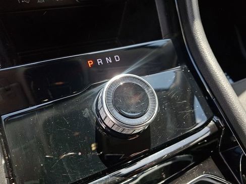 Used 2023 Jeep Grand Cherokee Laredo AWD/4WD image 16