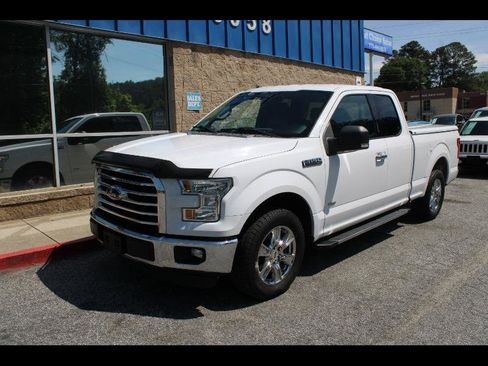 Used 2016 Ford F150 XLT w/ Equipment Group 302A Luxury RWD image 3