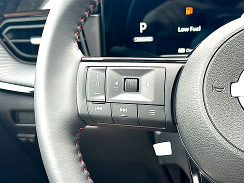 New 2026 Nissan Kicks SR w/ SR Premium Package FWD image 20
