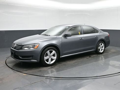 Used 2014 Volkswagen Passat 1.8T Wolfsburg Edition image 3