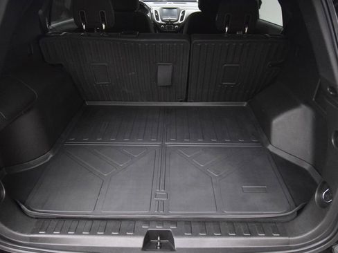 Used 2018 Chevrolet Equinox LT FWD image 29