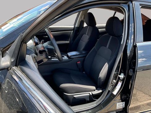 Used 2024 Nissan Sentra SV FWD image 8