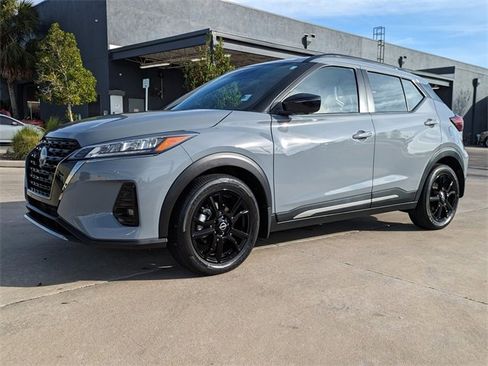 Used 2023 Nissan Kicks SR w/ SR Premium Package image 10