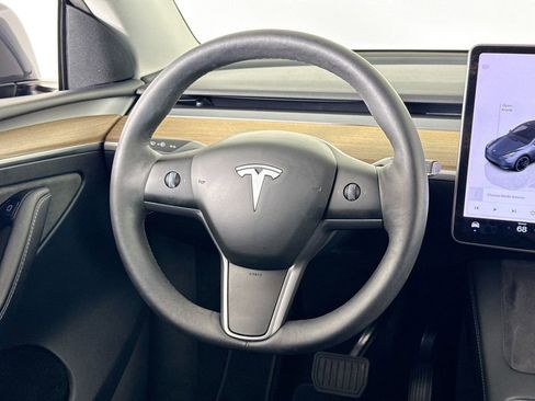 Used 2023 Tesla Model Y 2WD image 20