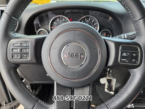 Used 2018 Jeep Wrangler Sport AWD/4WD image 28
