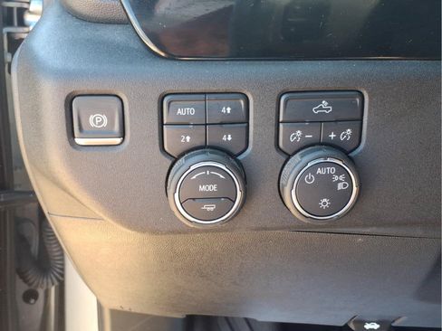 Used 2025 Chevrolet Silverado 1500 LT AWD/4WD image 19