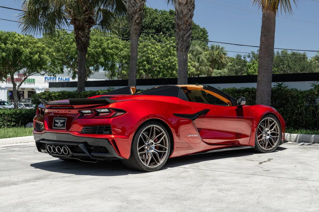 Used 2023 Chevrolet Corvette Z06 w/ Stealth Interior Trim Package RWD image 9