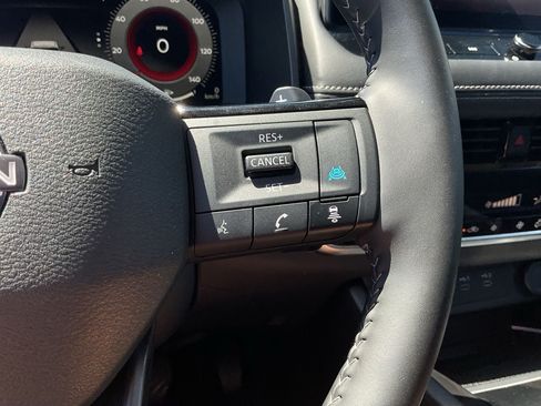 Used 2026 Nissan Rogue SL FWD image 32