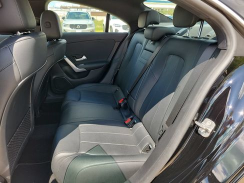 Used 2025 Mercedes-Benz CLA 250 4MATIC image 11
