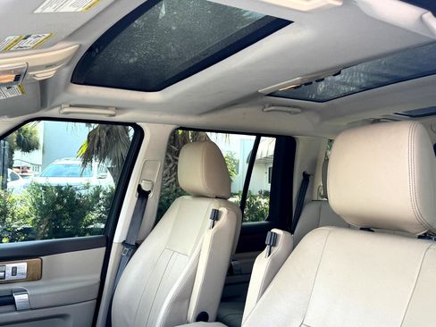 Used 2016 Land Rover LR4 HSE image 19