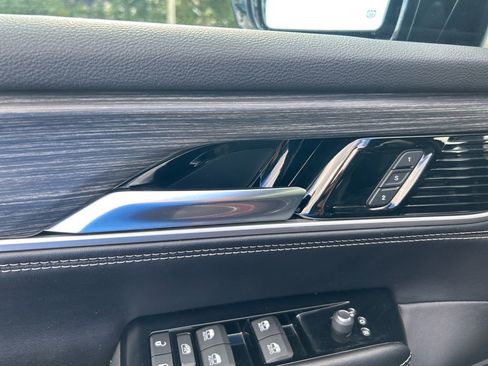 Used 2023 Jeep Wagoneer Series III w/ Preferred Equipment Group image 37