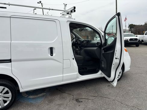 Used 2017 Nissan NV200 SV image 14