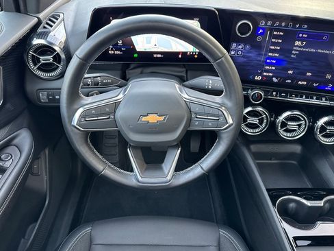 Used 2024 Chevrolet Blazer EV LT image 14