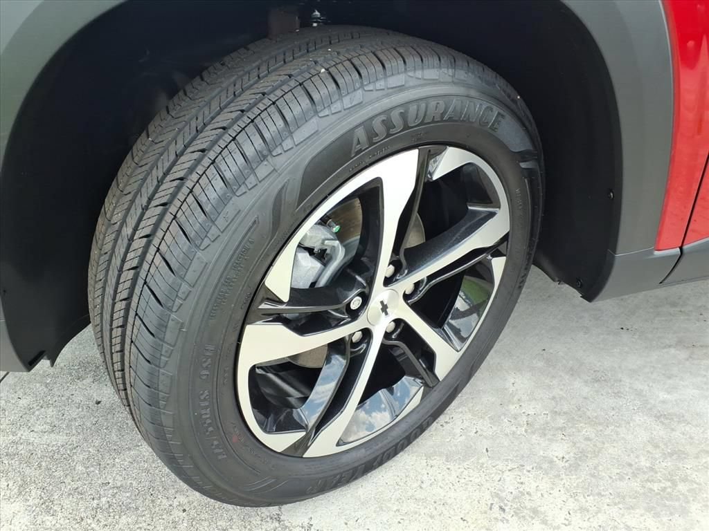 New 2026 Chevrolet Trax RS w/ Driver Confidence Package FWD image 16
