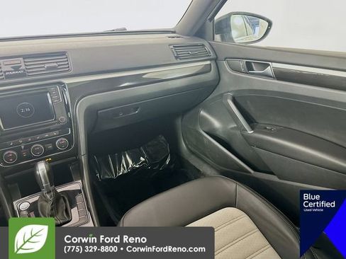 Used 2018 Volkswagen Passat 3.6 image 26