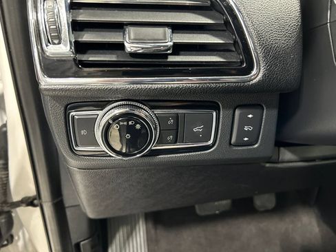 Used 2019 Lincoln Navigator Reserve AWD/4WD image 11