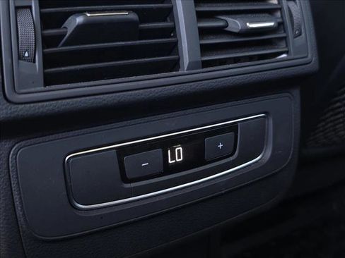 Used 2017 Audi Q7 3.0T Premium image 15