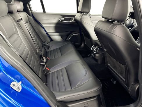 Used 2022 Alfa Romeo Giulia Veloce image 35