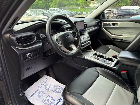Used 2023 Ford Explorer XLT w/ Equipment Group 202A AWD/4WD image 20