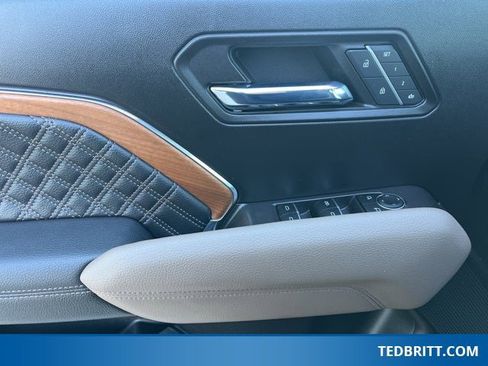 Used 2023 GMC Canyon Denali image 46