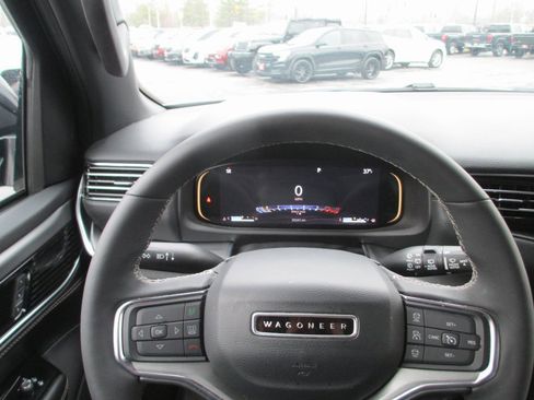 Used 2024 Jeep Wagoneer Series II image 35