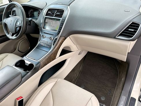 Used 2016 Lincoln MKX Reserve w/ Technology Package image 30