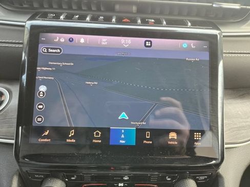 Used 2021 Jeep Grand Cherokee L Limited AWD/4WD image 19