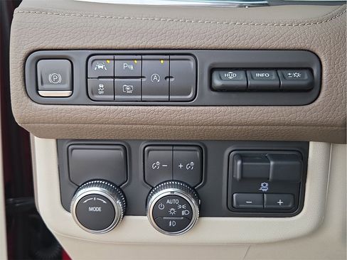 Used 2023 GMC Yukon Denali w/ Max Trailering Package image 21