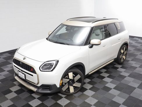 Certified 2025 MINI Cooper Countryman S w/ Comfort Package Max image 2