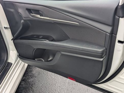 Used 2025 Toyota Camry LE w/ Convenience Package image 13